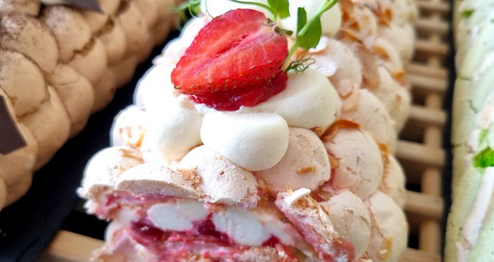 ОНЛАЙН КУРС. Меренговые рулеты. 5 видов. С ЧАТОМ ПОДДЕРЖКИ. Стоимость 7500 рублей.