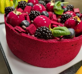 Москва. Летние ягодно-фруктовые торты. 4 вида. Москва. Летние ягодно-фруктовые торты. 4 вида.