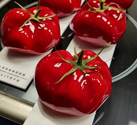 Москва. Пирожные в виде ягод, фруктов и овощей. 1 день Москва. Пирожные в виде ягод, фруктов и овощей. 1 день