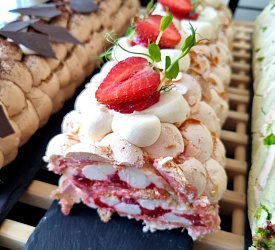 ОНЛАЙН КУРС. Меренговые рулеты. 5 видов. С ЧАТОМ ПОДДЕРЖКИ. Стоимость 7500 рублей. ОНЛАЙН КУРС. Меренговые рулеты. 5 видов. С ЧАТОМ ПОДДЕРЖКИ. Стоимость 7500 рублей.