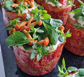 Москва. Куличи "Гастрономические" (Кулич с сырами Брынза, Пармезан и укропом, Кулич с томатами, перцем Халапеньо и прованскими травами, Кулич луковый с грибами, Кулич с баклажанами)